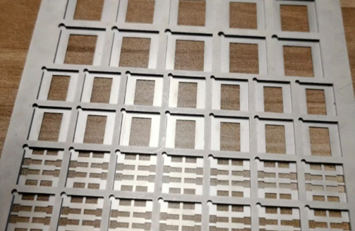 掩模版在半导体制造中的应用（掩模版技术解析）