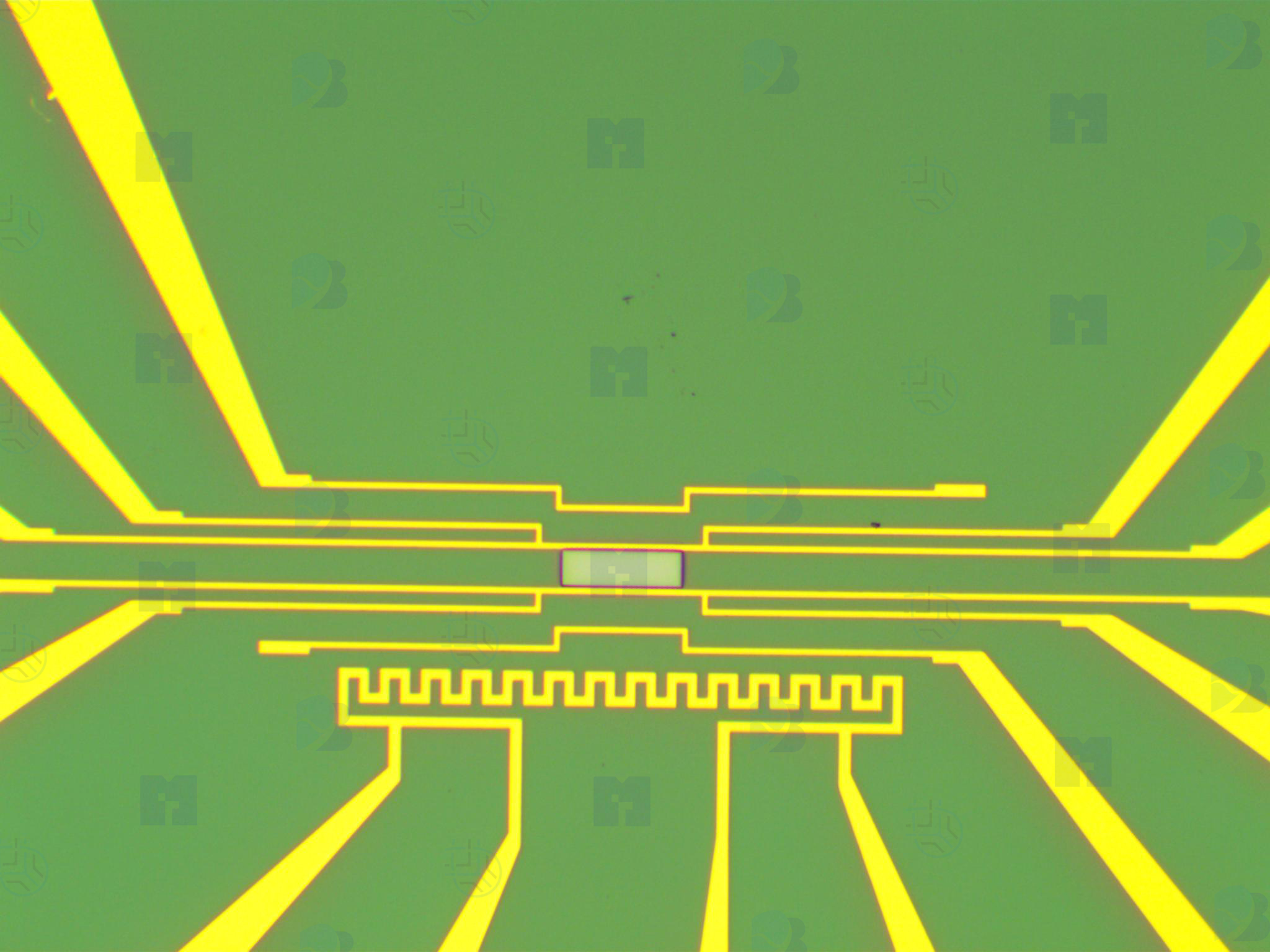 硬质衬底上金属结构