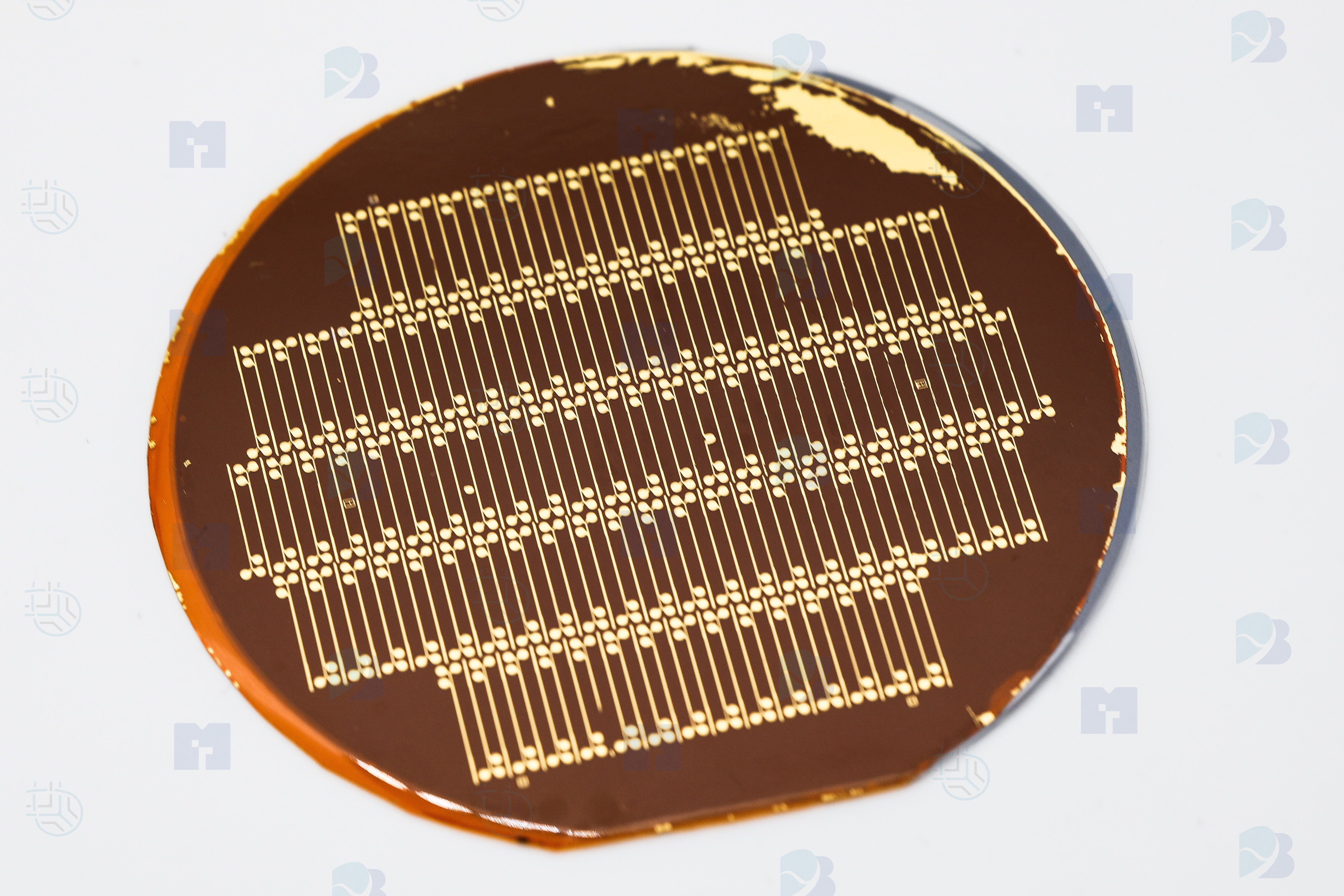 柔性衬底上金属结构