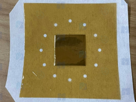 柔性衬底上金属结构